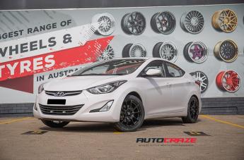 HYUNDAI-ELANTRA-CHALLENGE-BLACK